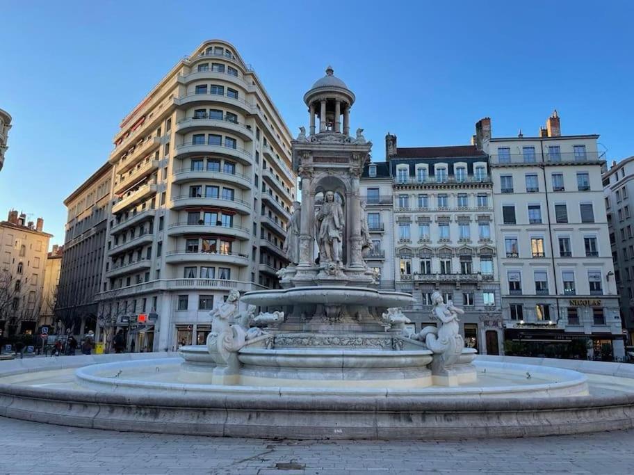 New / Belle Et Rebelle Avec Jacuzzi Apartamento Lyon