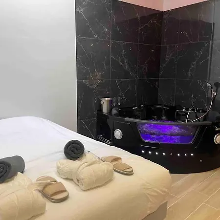 New / Belle Et Rebelle Avec Jacuzzi Apartment Lyon Exterior photo